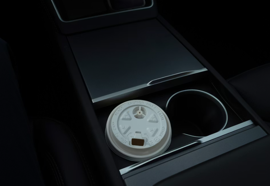 A driver uses the ANDERY MagSafe car mount to follow GPS directions hands-free.