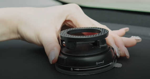 Effortless Daily Commuting: The Power of Seamless Phone Mounting