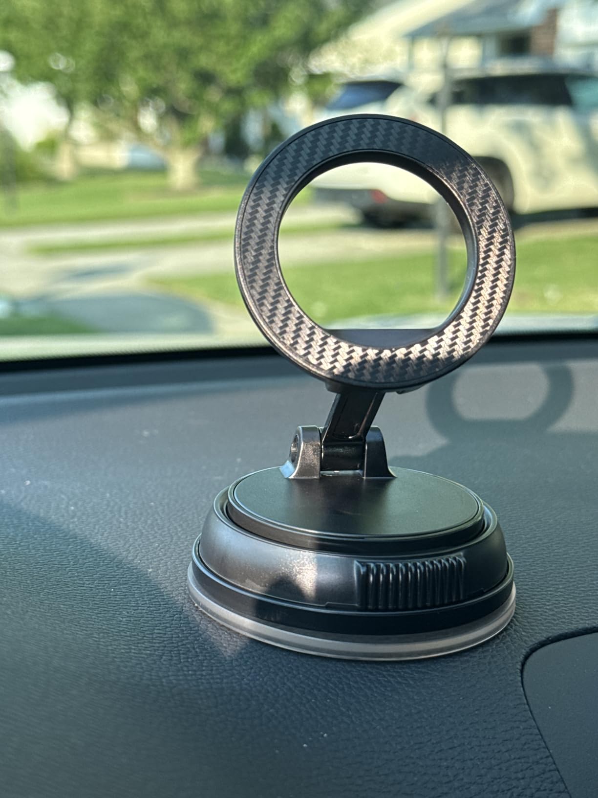 Why Magnetic Car Mounts Are Built for Modern Drivers